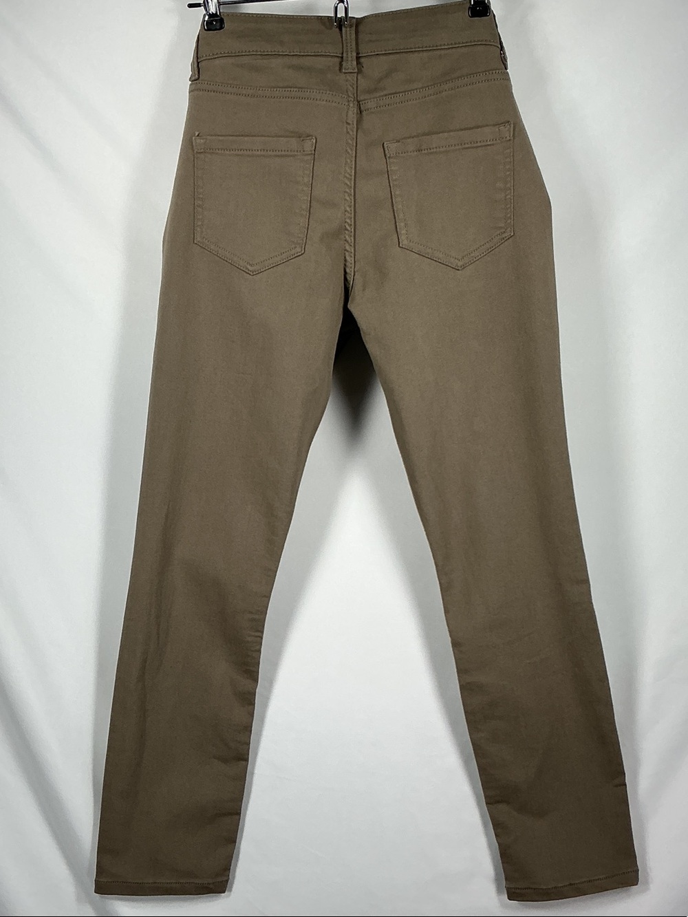NWT Liz Claiborne Sara Slim Leg Pants 4P Walnut Mid Rise Secretly Slimming - Picture 4 of 13